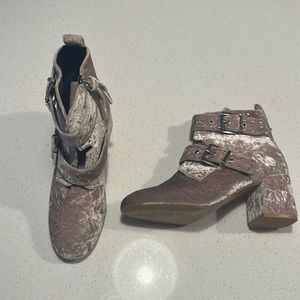 Rebecca Minkoff boots. 6.5